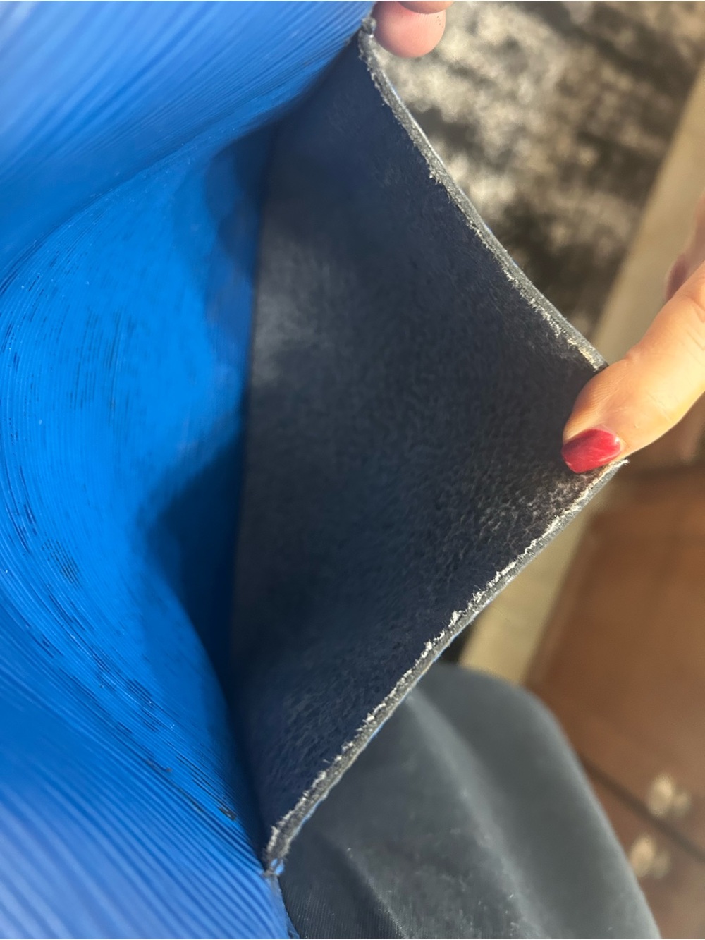 Louis Vuitton Saint Cloud gm Epi Blue Leather with coa - Picture 13 of 14